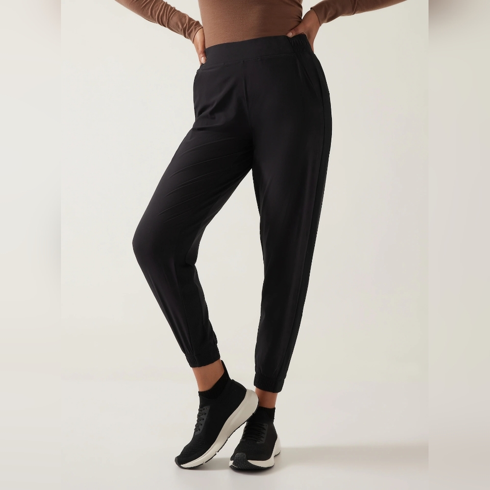Athleta Brooklyn Jogger (original style) black size 8